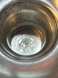 649883