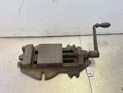650925