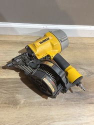 652357