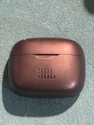 657537