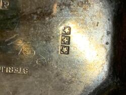 644137