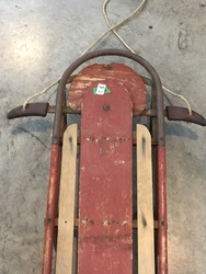 645929