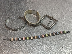 656300