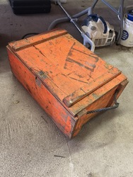 657047