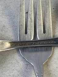 657313