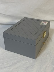 661476