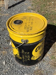 664351
