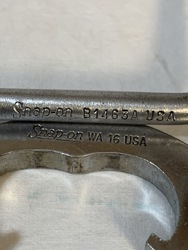 661833