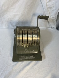 661889