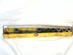 661953