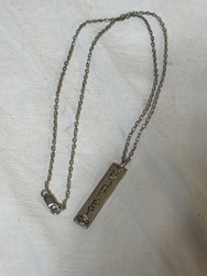 663445